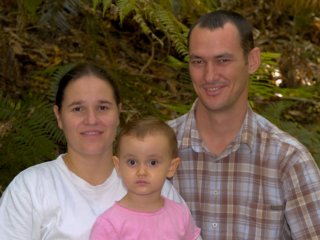 Family Portrait in a natural Setting